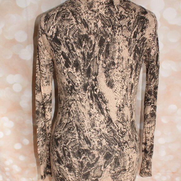 Aeuadani Women's Black Tan Print V-Neck Button-Up Angora Blend Tunic Sweater ~M~ - Picture 7 of 12